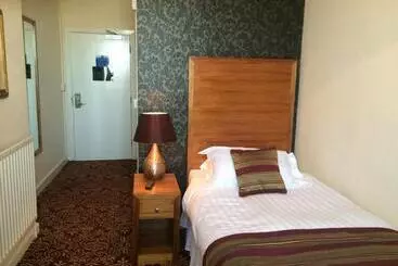 The Three Tuns Hotel Wetherspoon