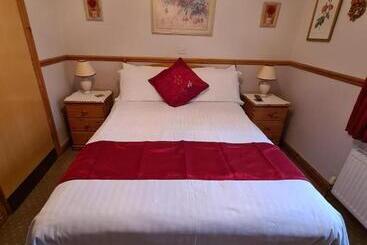 Bed and Breakfast Alington House