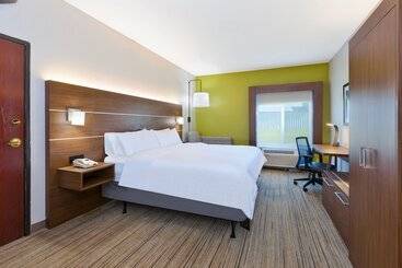 فندق Holiday Inn Express And Suites Three Rivers, An Ihg