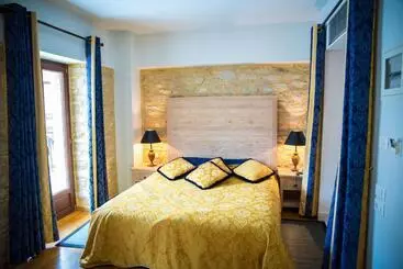 Maritsas Hotel & Suites