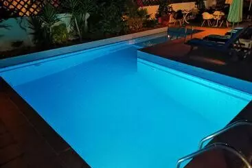 Elmi Beach Hotel & Suites