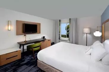 هتل Fairfield Inn Greensboro Airport