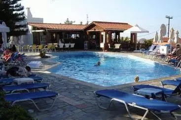 酒店 Sunrise Apartments Koutouloufari