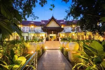 Отель Phuwanalee Resort