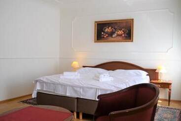 Hotel Renesance Krasna Kralovna