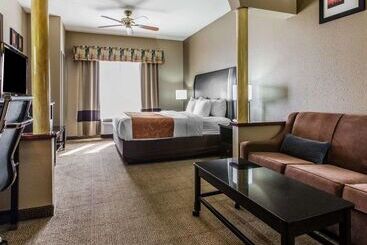 فندق Comfort Suites Bakersfield