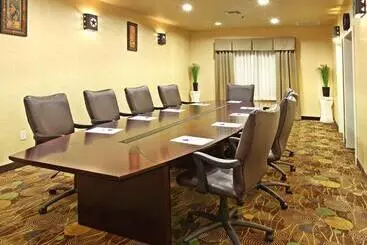Holiday Inn Express Hotel & Suites Marshall, An Ihg