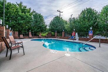 فندق Holiday Inn Express & Suites Roanoke Rapids Se By Ihg