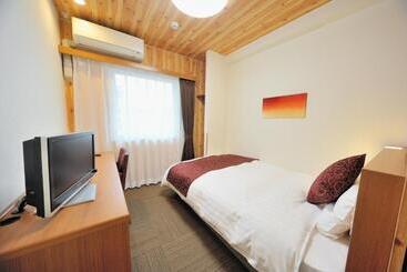 فندق Tennen Onsen Taho No Yu Dormy Inn Niigata