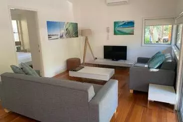 Дом Mobys Beachside Retreat