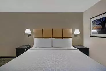 Апарт-отель Candlewood Suites Sumter, An Ihg