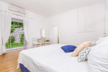 בית מלון כפרי Villa New York