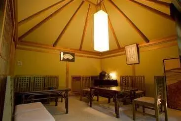 Hotel Yufuin Santokan