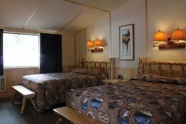 酒店 Lake Lodge Cabins