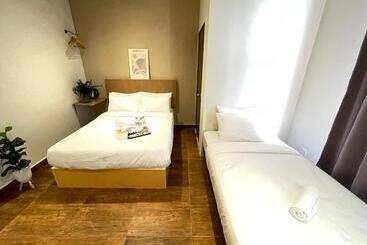 Hotel Swing & Pillows   Kl Sri Petaling