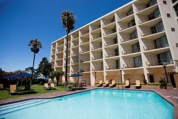 هتل Garden Court East London