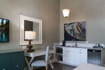 Prestige Oceanfront Resort, Worldhotels Luxury