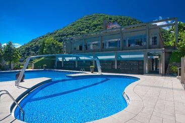 هتل Check Inn Select Taipei Yamgmingshan