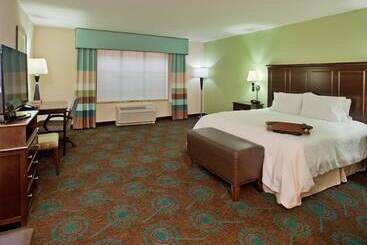 Отель Hampton Inn & Suites St. Cloud, Mn