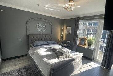 هتل Da Vinci Guest House Gatwick