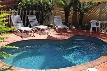 酒店 Dolphin Shores