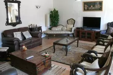 هتل Church Farm Barns