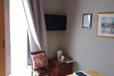 Bed and Breakfast Ivy Braveheart Guest House