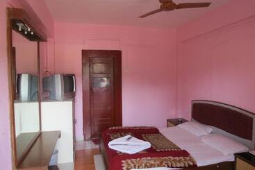 هتل Sunny Classic