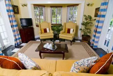 Rose Hall Villas By Half Moon