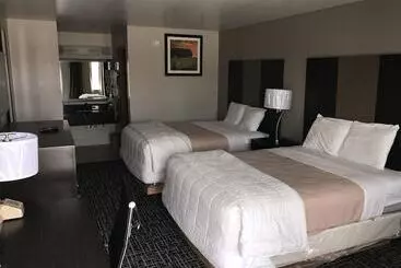 Отель Days Inn By Wyndham Grove