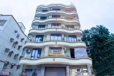 Hotelli Treebo Trip Daisy Residency