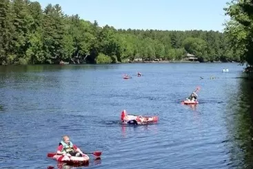 The Elms Waterfront Cottages