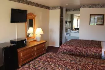 Motelli Lakeside Inn & Suites