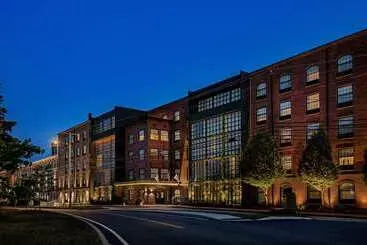 The Loom Hotel, Tapestry Collection By Hilton