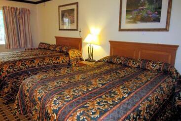 ホテル Budget Host Inn