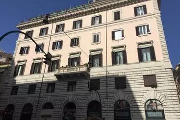 בית מלון כפרי Monti First