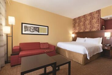 فندق Courtyard By Marriott Salisbury