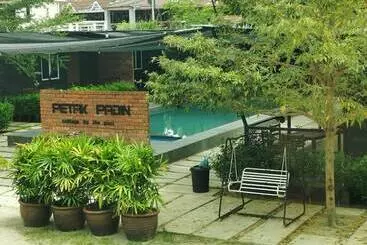 Majatalo Petak Padin Cottage By The Pool, Kepala Batas Penang