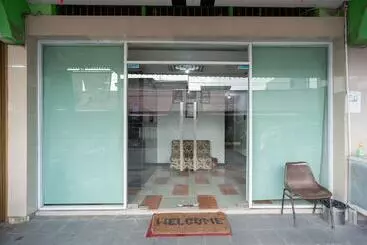 Pensionat Reddoorz Near Jembatan Makalam Jambi