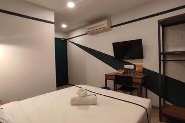 Smile Hotel C180 Cheras Selatan