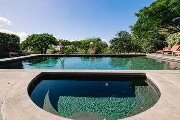 אתר נופש Lumeria Maui, Educational Retreat Center