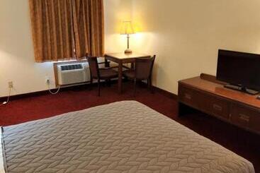 فندق على الطريق Family Budget Inn Bethany