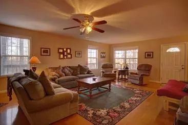 Paradise Hills, Winery Resort & Spa