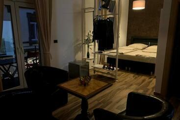 Bed and Breakfast Fashion Villa