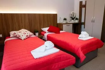 ペンション Gostilna Pugelj