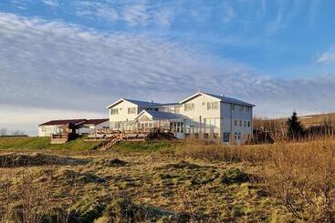هتل Gauksmýri Guesthouse Lodge