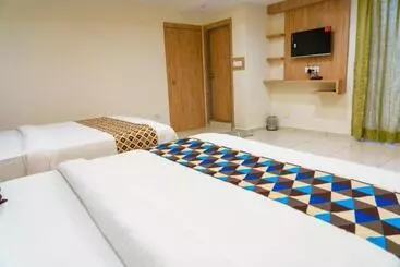 Hotel Lee Grand