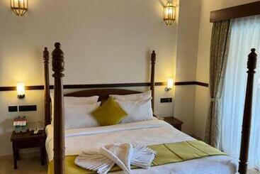 Resort Mastiff Grand La Villae