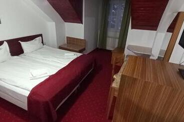 هتل Mountain Breeze