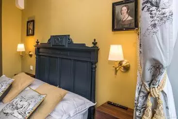 Bed and Breakfast Chateau De Maillat
